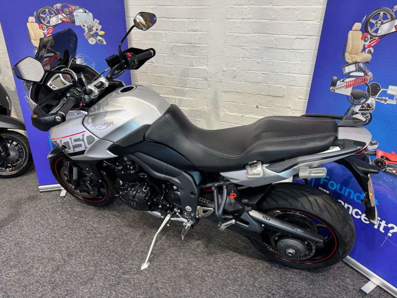 2019 TRIUMPH TIGER 1050 2019 TRIUMPH TIGER 1050