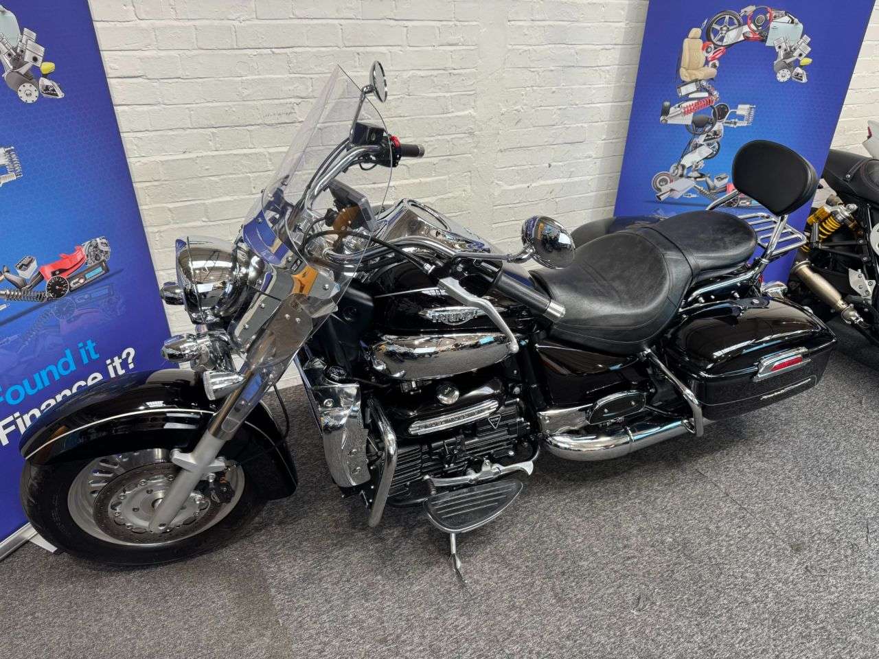 2011 TRIUMPH ROCKET TOURING 2011 TRIUMPH ROCKET TOURING