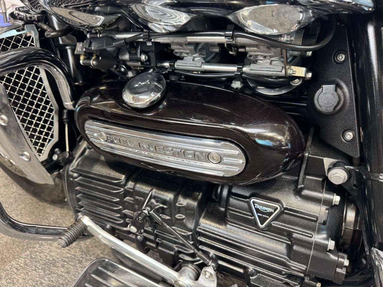 2011 TRIUMPH ROCKET TOURING 2011 TRIUMPH ROCKET TOURING