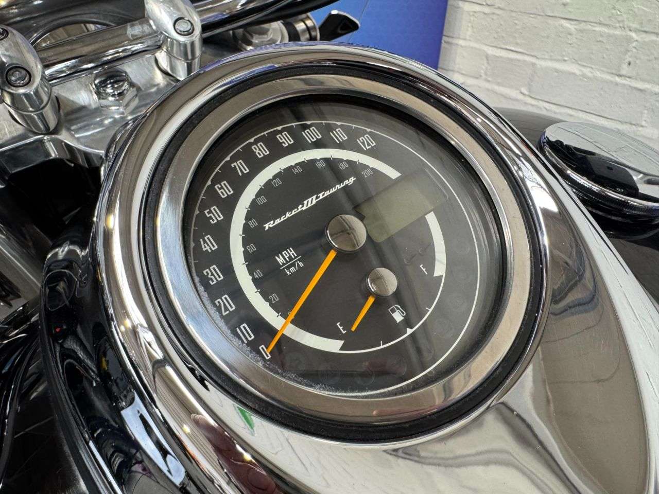 2011 TRIUMPH ROCKET TOURING 2011 TRIUMPH ROCKET TOURING