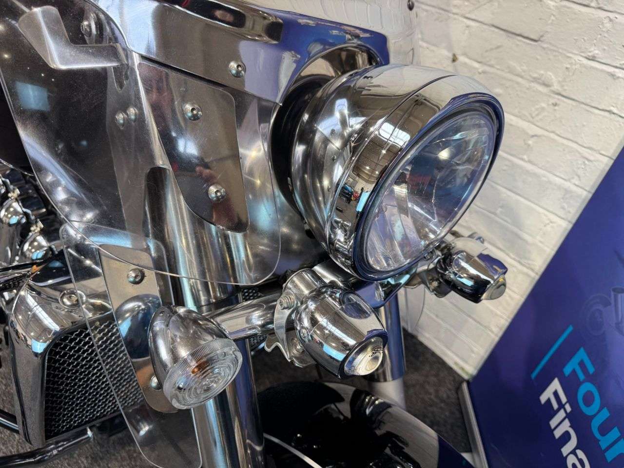 2011 TRIUMPH ROCKET TOURING 2011 TRIUMPH ROCKET TOURING