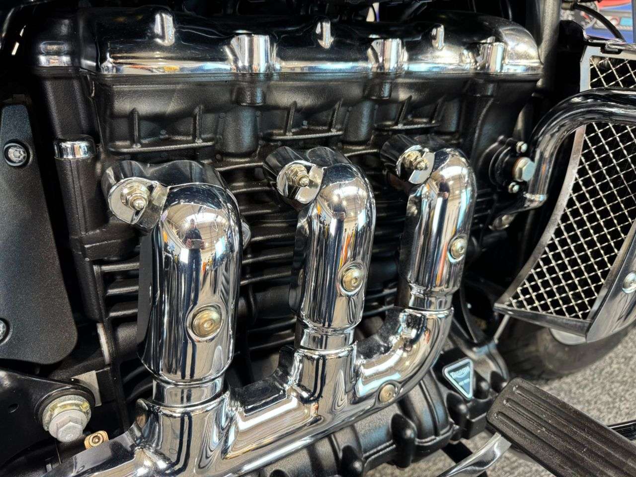 2011 TRIUMPH ROCKET TOURING 2011 TRIUMPH ROCKET TOURING