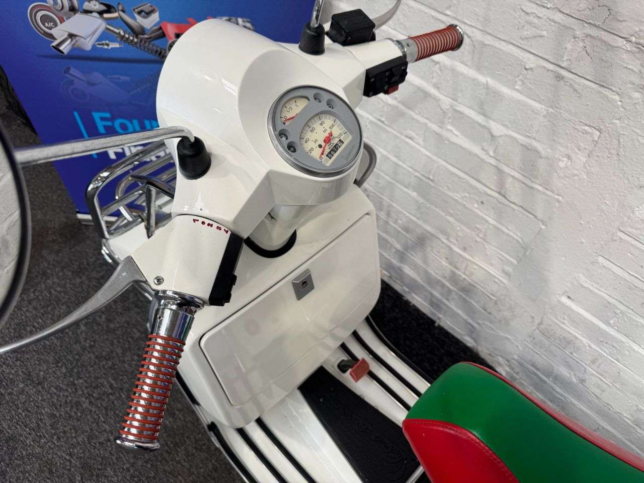 2015 PIAGGIO VESPA PX 125 2015 PIAGGIO VESPA PX 125
