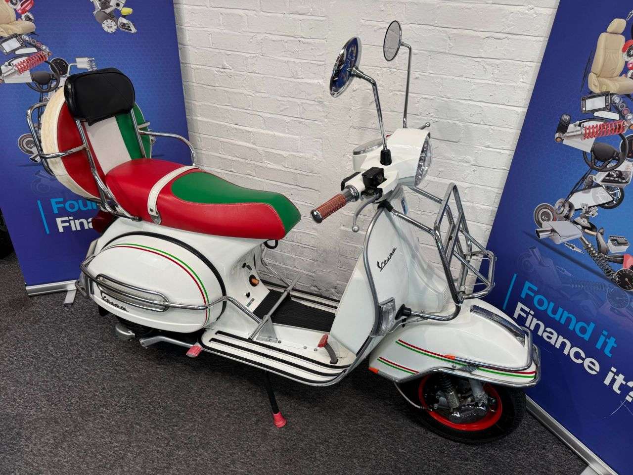 A 2015 PIAGGIO VESPA PX 125 PX125 FINANCE WARRANTY DELIVERY A 2015 PIAGGIO VESPA PX 125 PX125 FINANCE WARRANTY DELIVERY