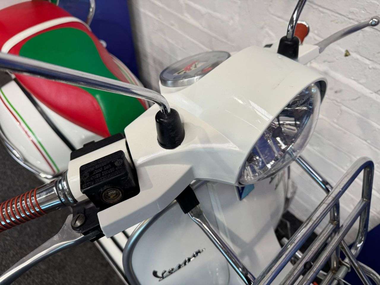 2015 PIAGGIO VESPA PX 125 2015 PIAGGIO VESPA PX 125