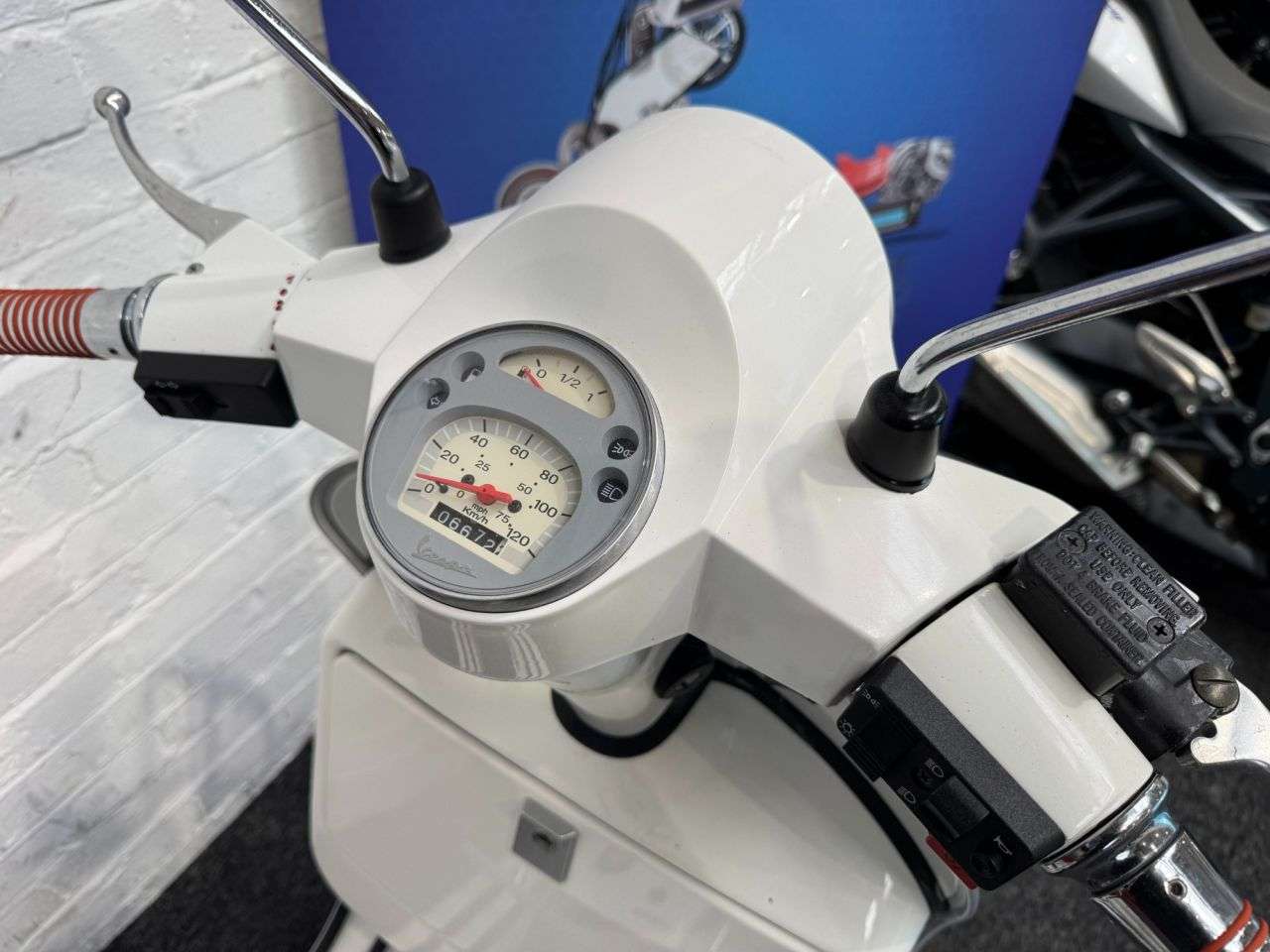 2015 PIAGGIO VESPA PX 125 2015 PIAGGIO VESPA PX 125