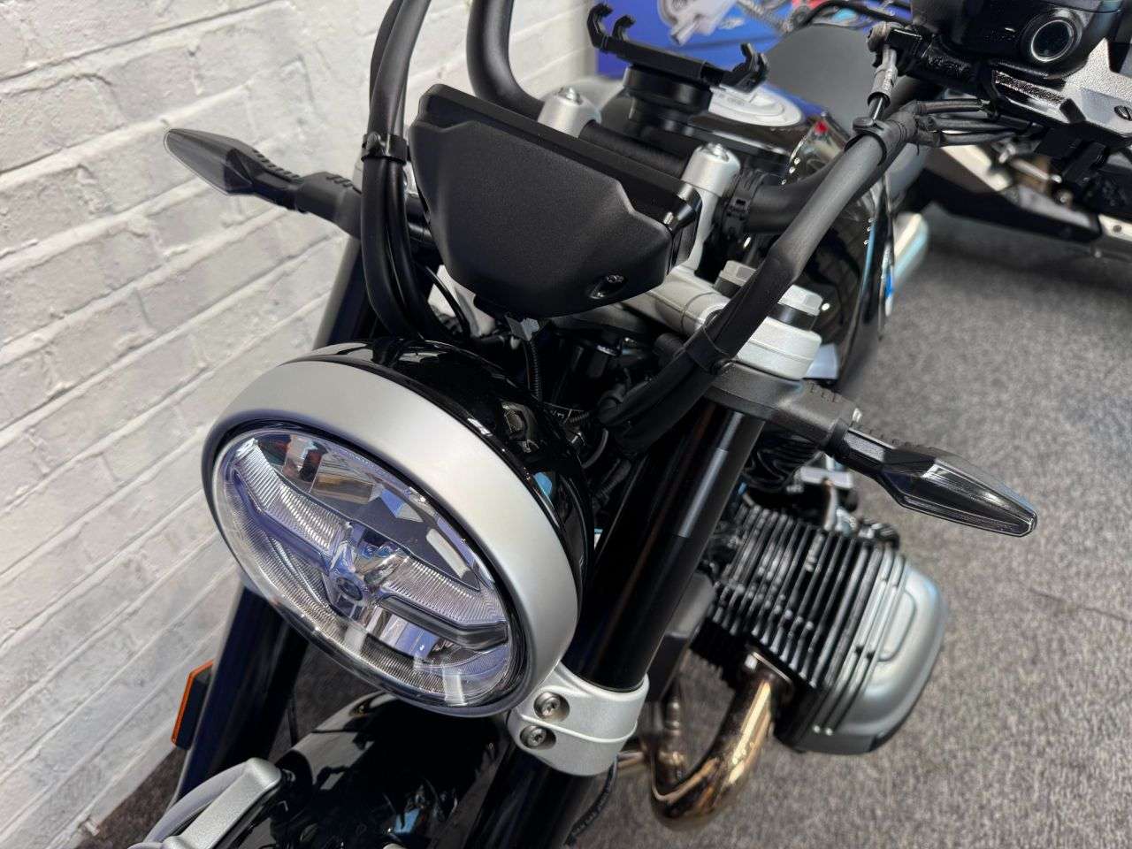 2025 BMW R 12 2025 BMW R 12