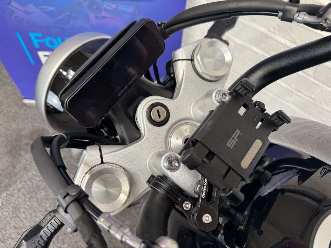 2025 BMW R 12 2025 BMW R 12