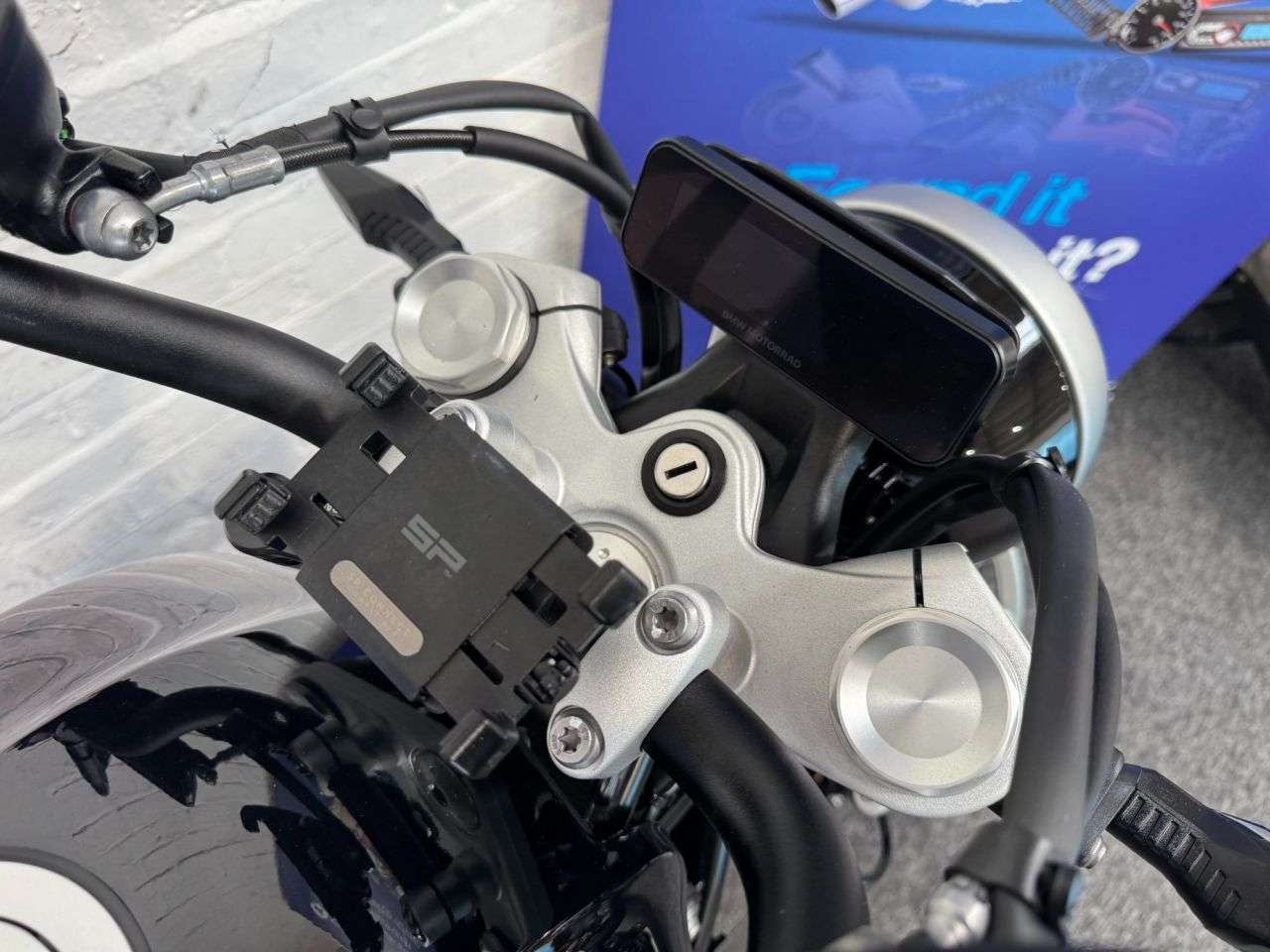 2025 BMW R 12 2025 BMW R 12