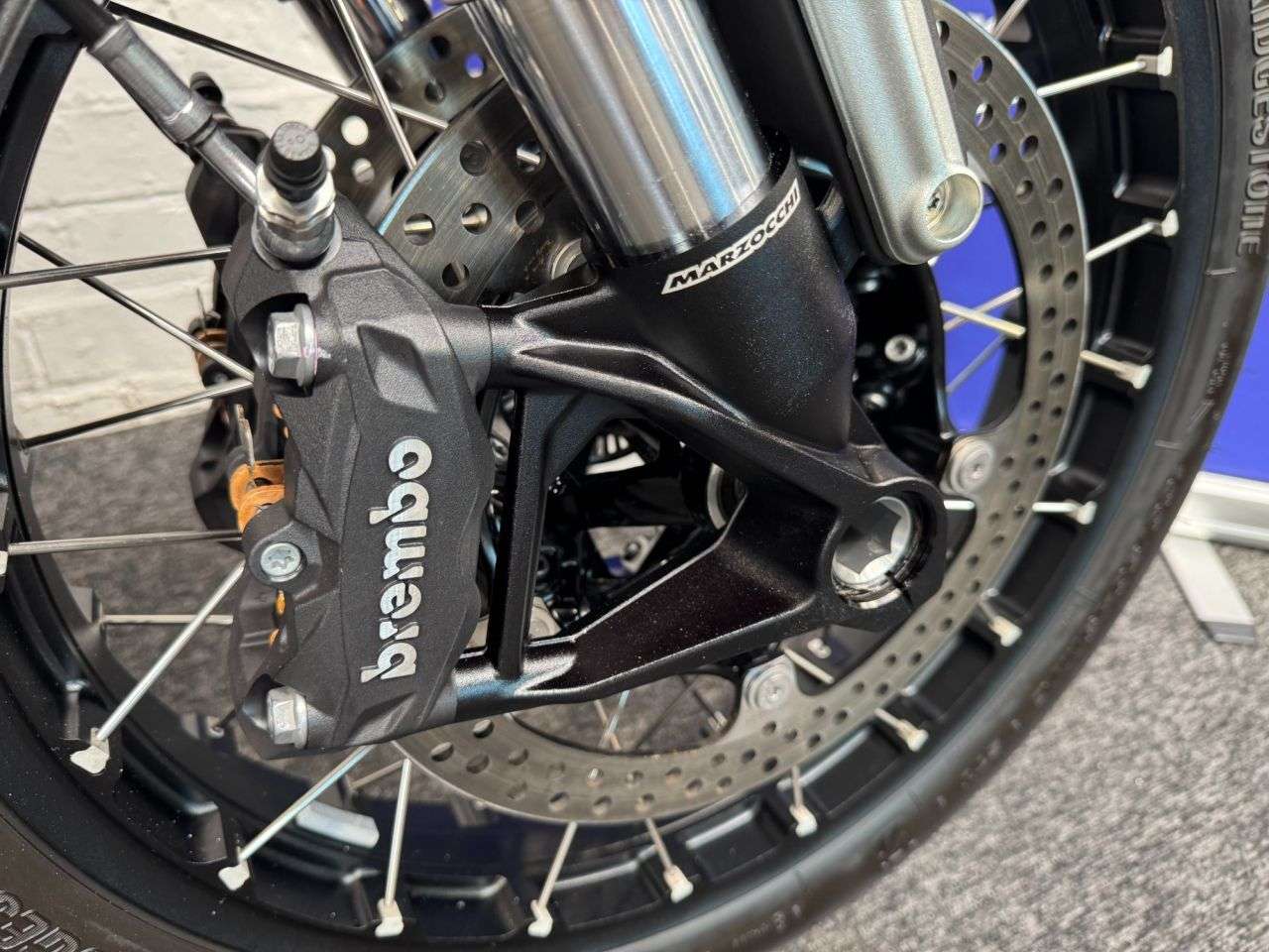 2025 BMW R 12 2025 BMW R 12