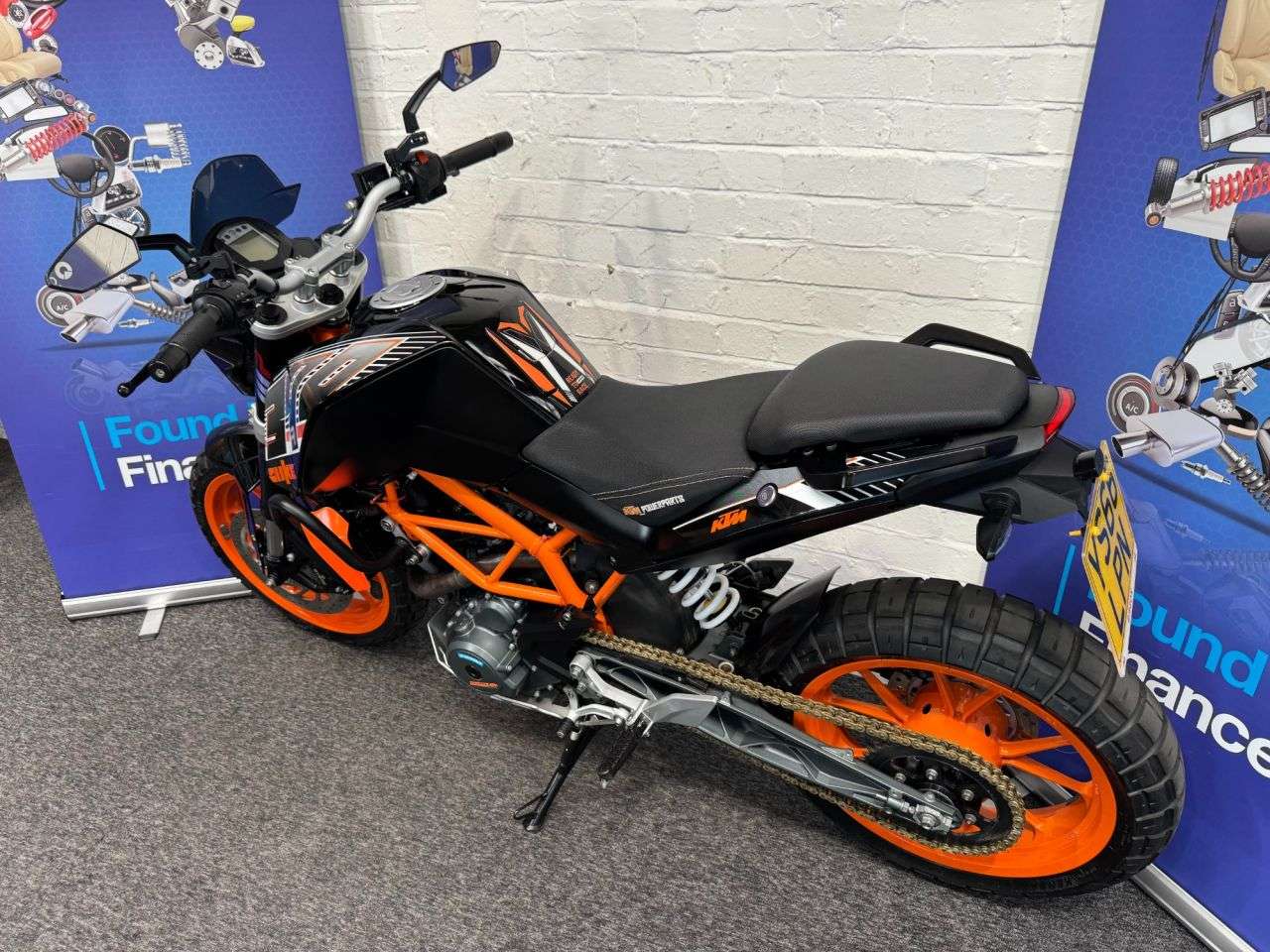 2016 KTM 390 DUKE 2016 KTM 390 DUKE