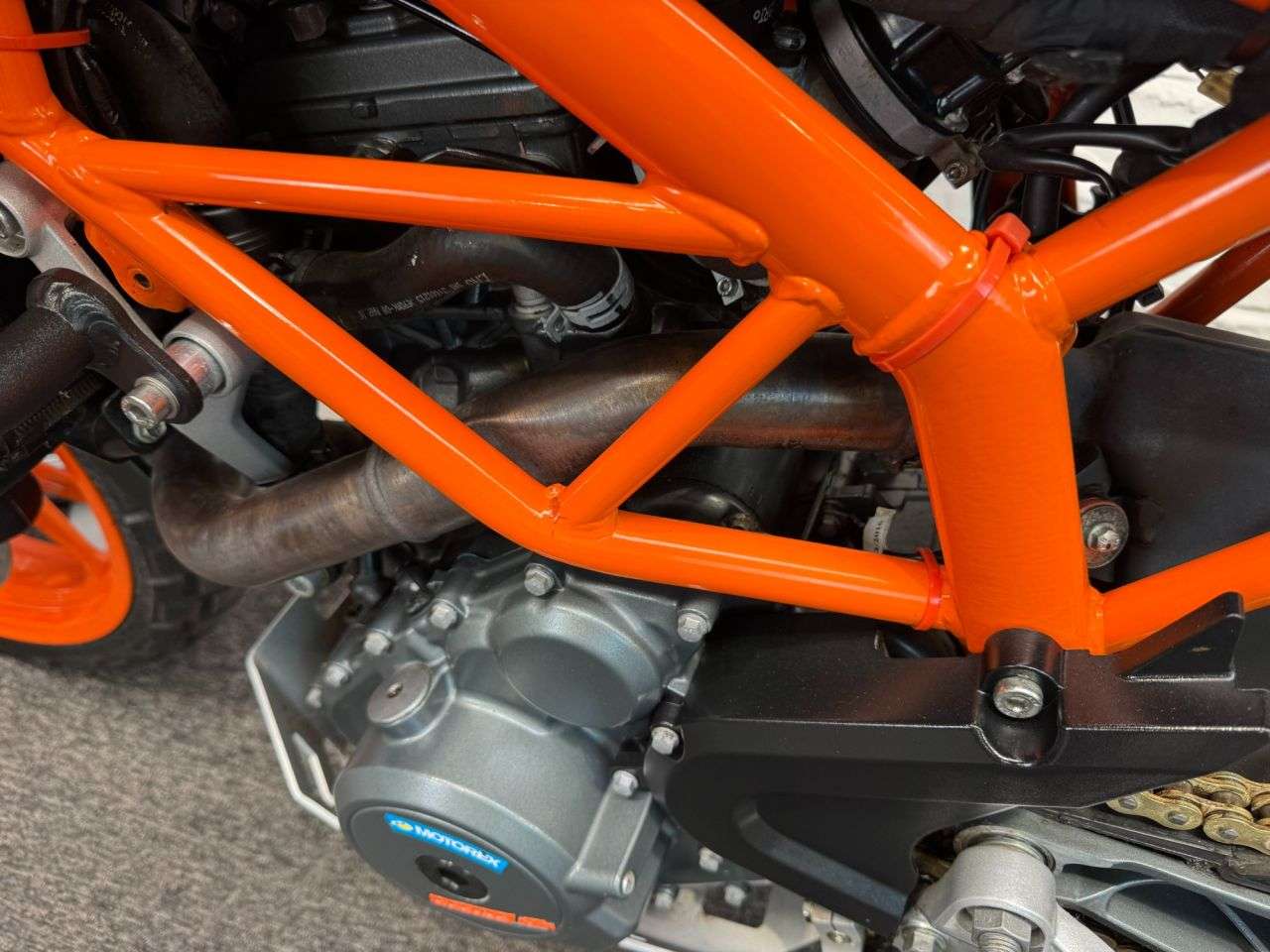 2016 KTM 390 DUKE 2016 KTM 390 DUKE