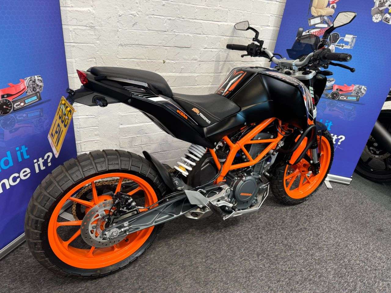2016 KTM 390 DUKE 2016 KTM 390 DUKE