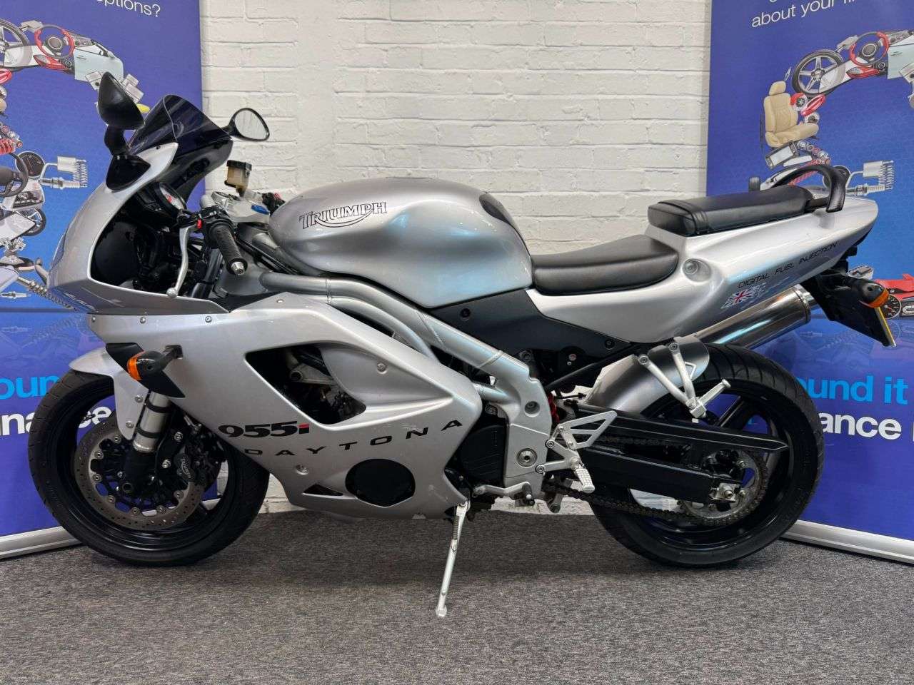 A 2001 TRIUMPH DAYTONA 955 DAYTONA 955 FINANCE WARRANTY DELIVERY A 2001 TRIUMPH DAYTONA 955 DAYTONA 955 FINANCE WARRANTY DELIVERY