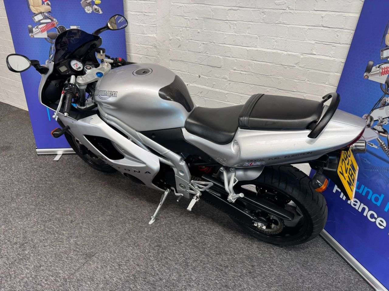 2001 TRIUMPH DAYTONA 955 2001 TRIUMPH DAYTONA 955