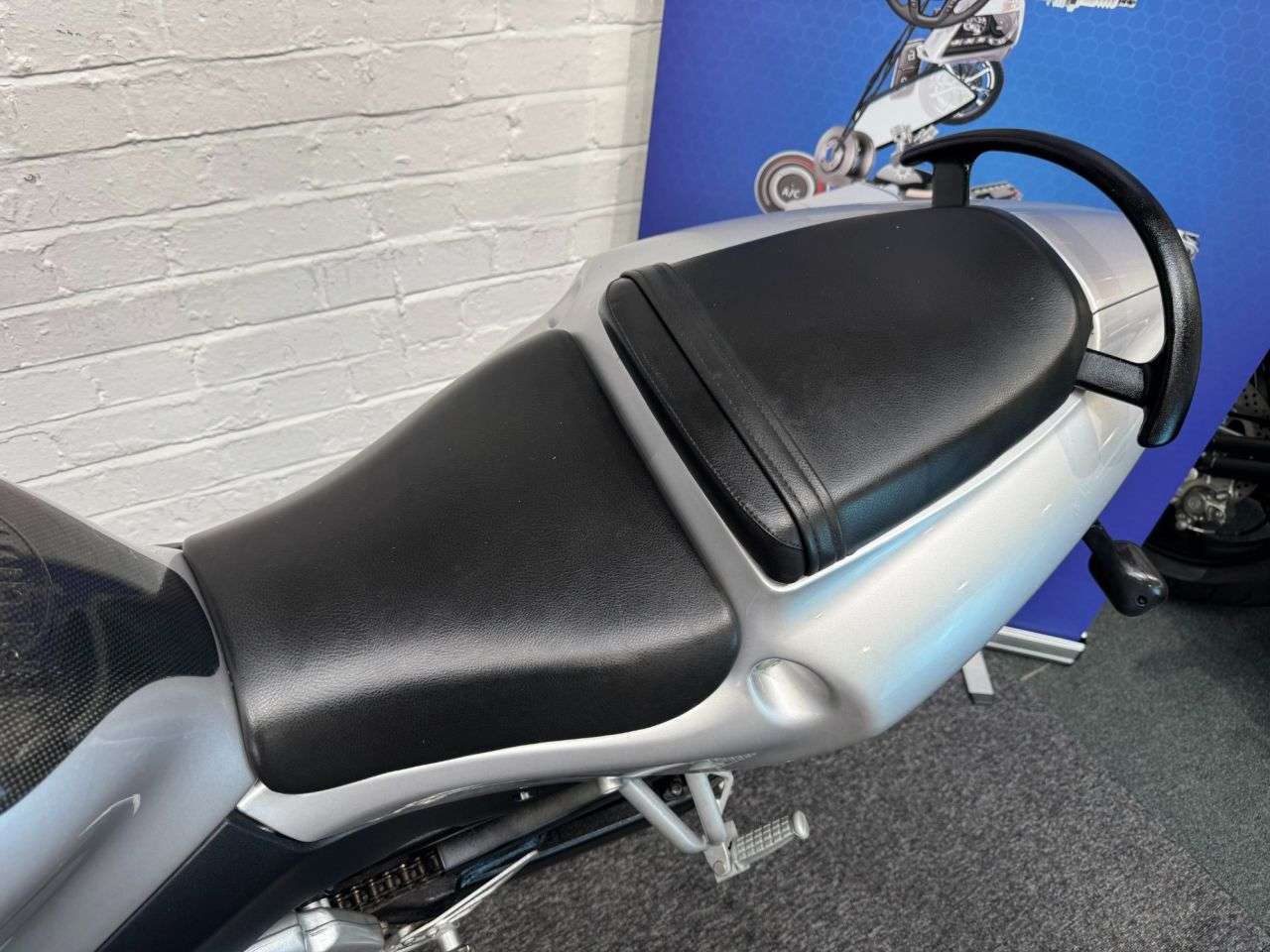 2001 TRIUMPH DAYTONA 955 2001 TRIUMPH DAYTONA 955
