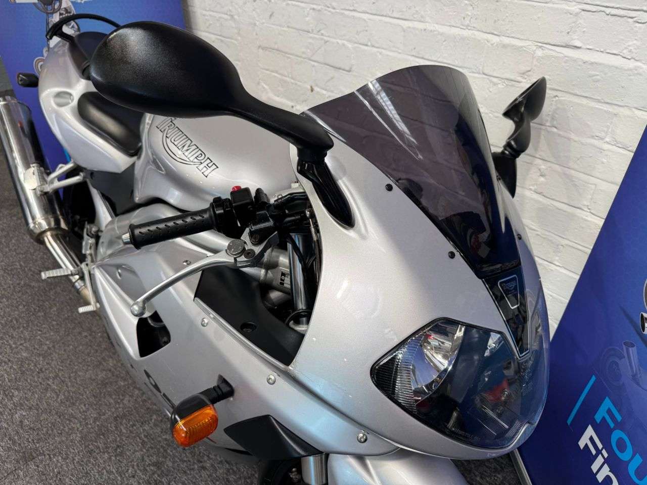 2001 TRIUMPH DAYTONA 955 2001 TRIUMPH DAYTONA 955