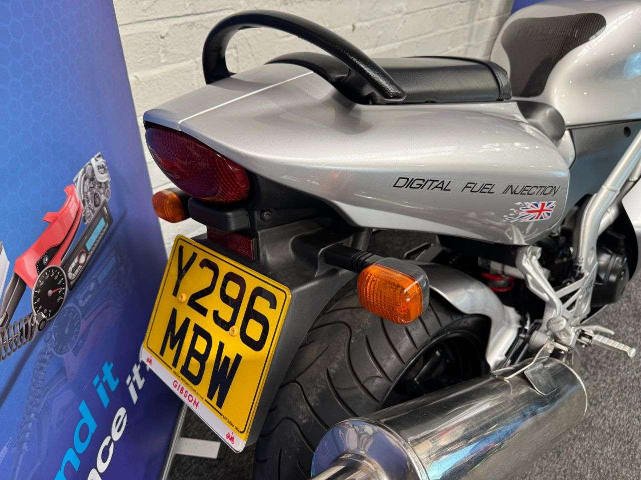 2001 TRIUMPH DAYTONA 955 2001 TRIUMPH DAYTONA 955