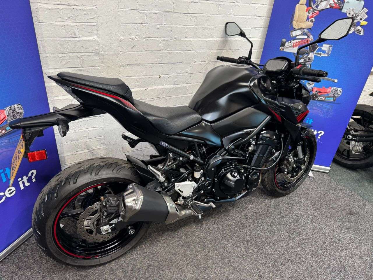 2021 KAWASAKI Z900 2021 KAWASAKI Z900