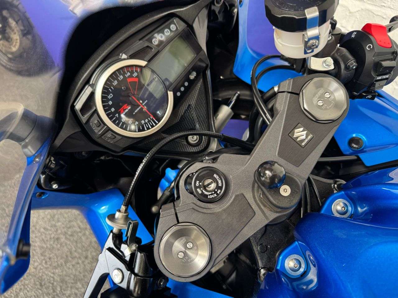 2016 SUZUKI GSX-R1000 2016 SUZUKI GSX-R1000