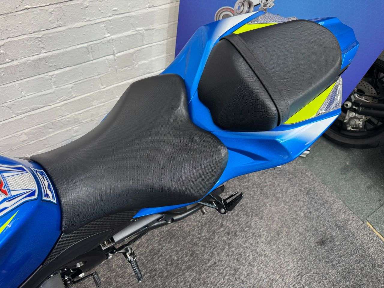 2016 SUZUKI GSX-R1000 2016 SUZUKI GSX-R1000