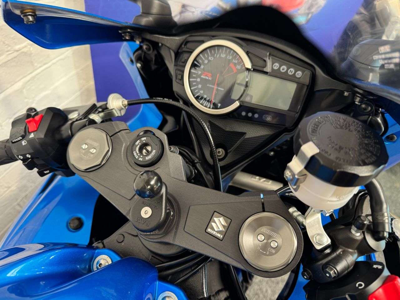 2016 SUZUKI GSX-R1000 2016 SUZUKI GSX-R1000