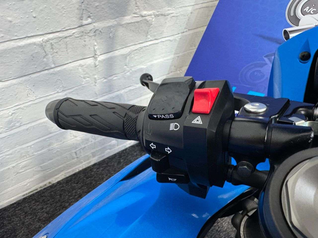 2016 SUZUKI GSX-R1000 2016 SUZUKI GSX-R1000