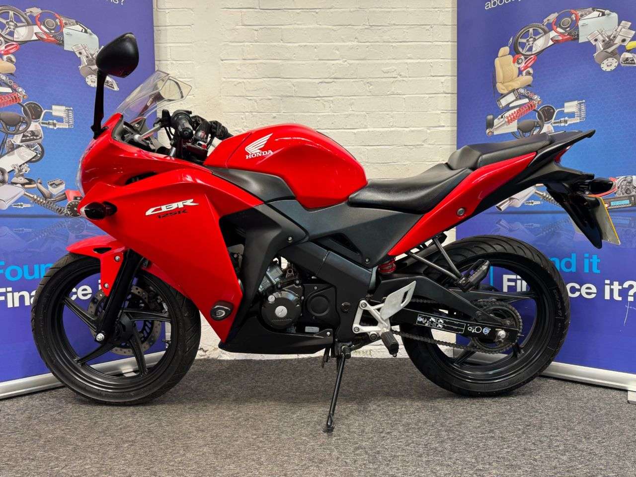 A 2014 HONDA CBR125R CBR125 R-D FINANCE WARRANTY DELIVERY A 2014 HONDA CBR125R CBR125 R-D FINANCE WARRANTY DELIVERY