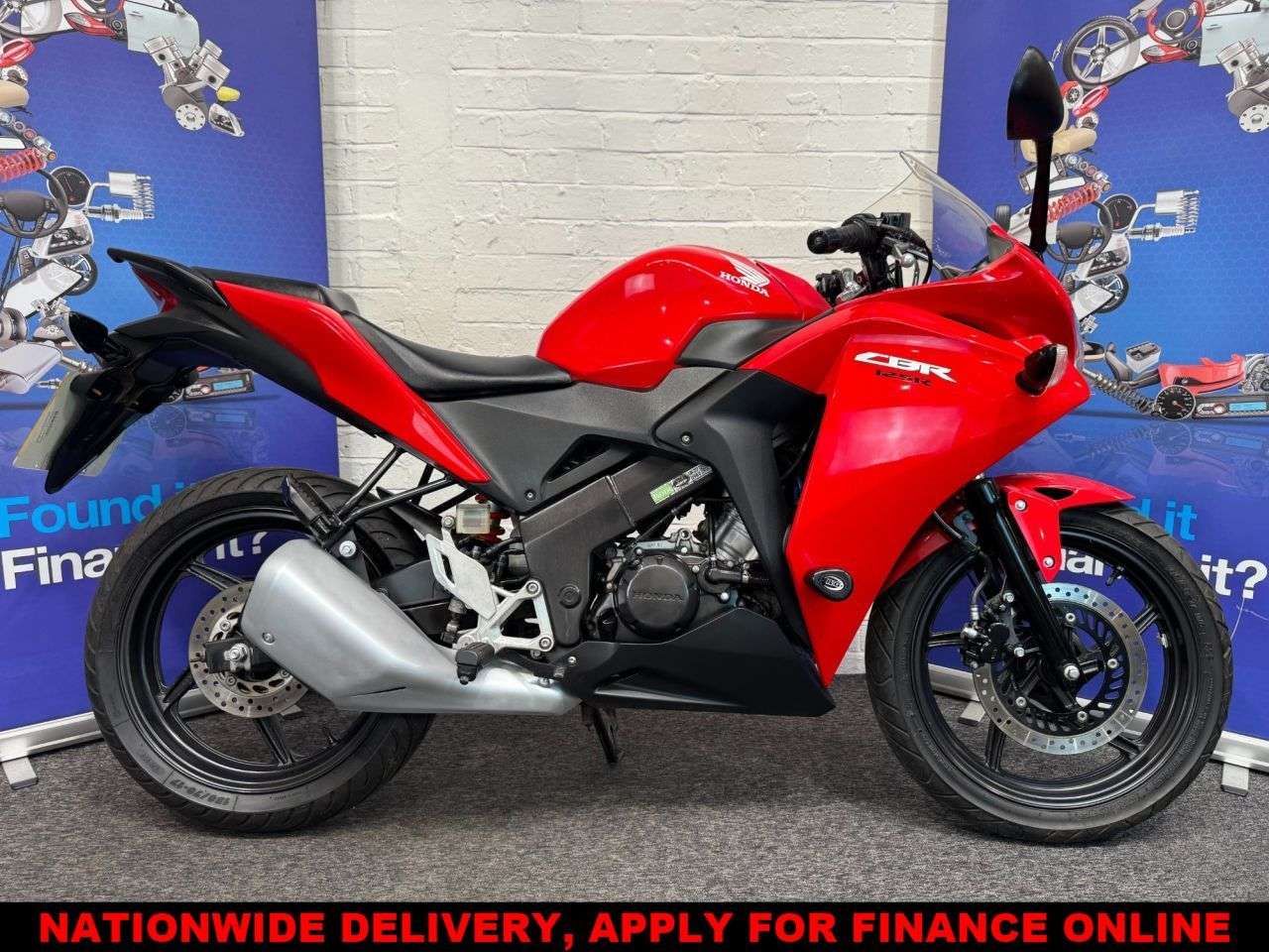 A 2014 HONDA CBR125R CBR125 R-D FINANCE WARRANTY DELIVERY A 2014 HONDA CBR125R CBR125 R-D FINANCE WARRANTY DELIVERY