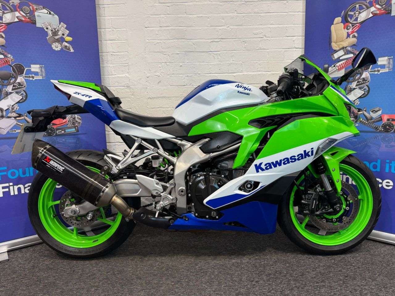 A 2024 KAWASAKI NINJA ZX-4RR ZX4-RR FINANCE WARRANTY DELIVERY A 2024 KAWASAKI NINJA ZX-4RR ZX4-RR FINANCE WARRANTY DELIVERY