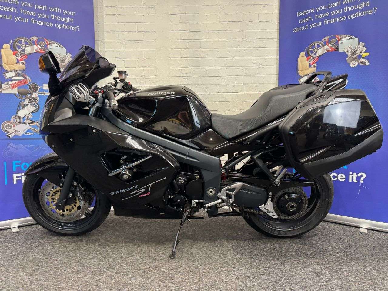 A 2009 TRIUMPH SPRINT ST 1050 1050cc FINANCE WARRANTY DELIVERY A 2009 TRIUMPH SPRINT ST 1050 1050cc FINANCE WARRANTY DELIVERY