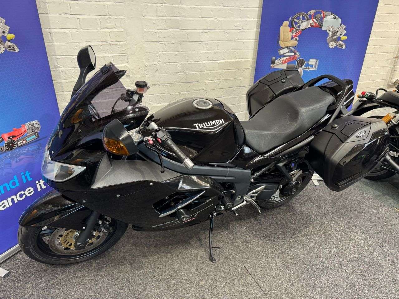 2009 TRIUMPH SPRINT ST 1050 2009 TRIUMPH SPRINT ST 1050