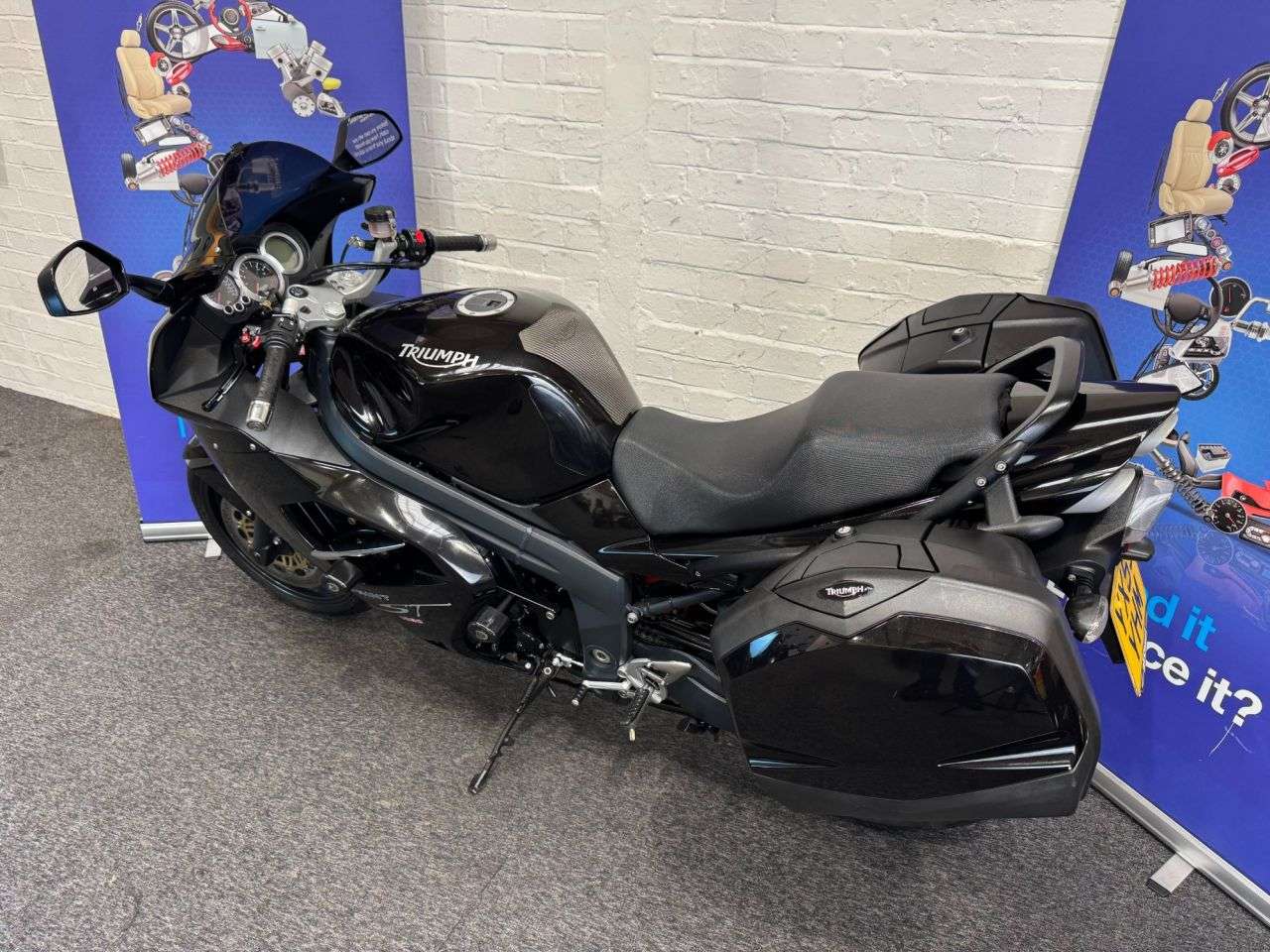 2009 TRIUMPH SPRINT ST 1050 2009 TRIUMPH SPRINT ST 1050