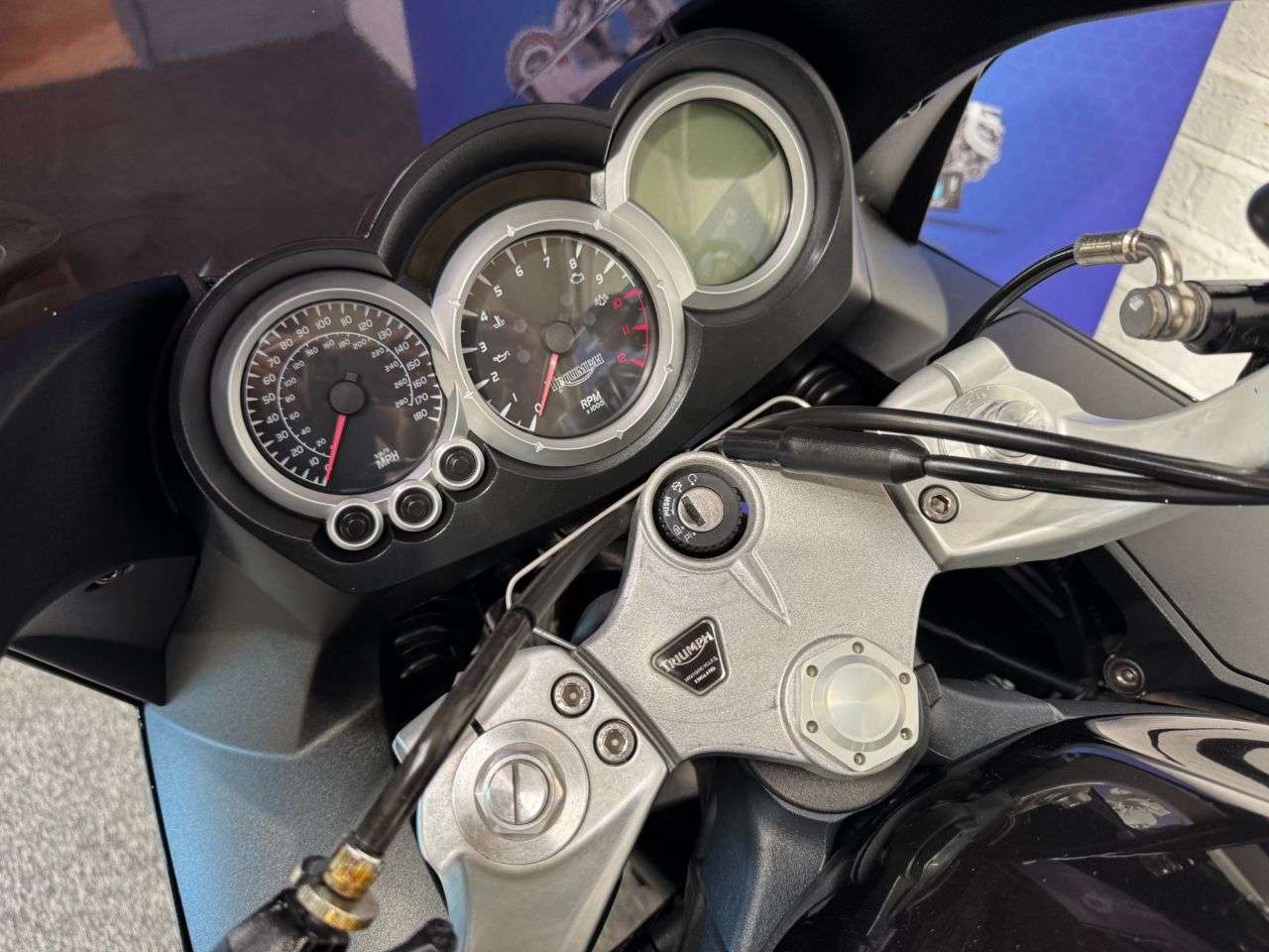 2009 TRIUMPH SPRINT ST 1050 2009 TRIUMPH SPRINT ST 1050