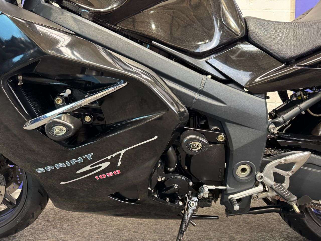 2009 TRIUMPH SPRINT ST 1050 2009 TRIUMPH SPRINT ST 1050