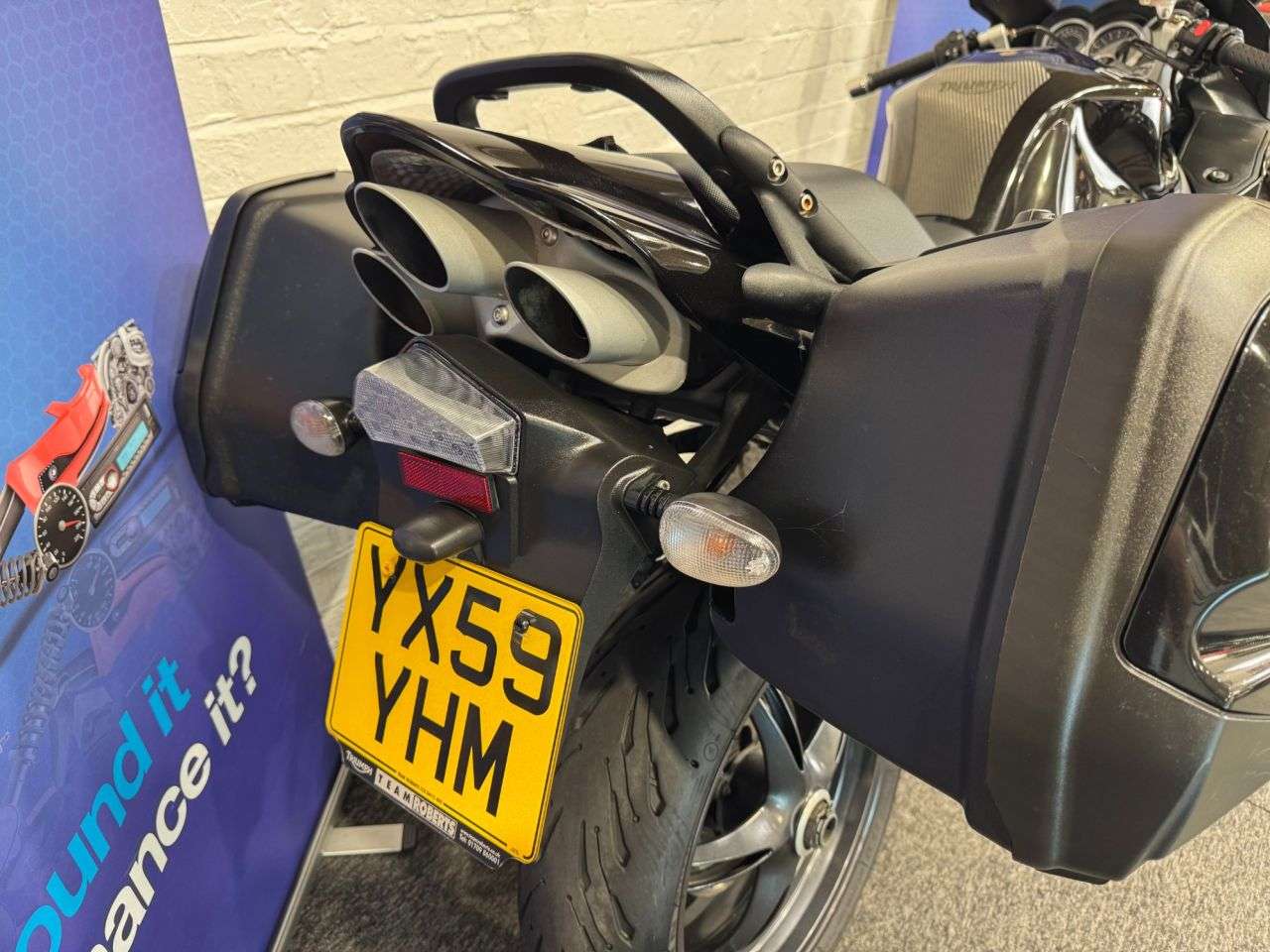2009 TRIUMPH SPRINT ST 1050 2009 TRIUMPH SPRINT ST 1050