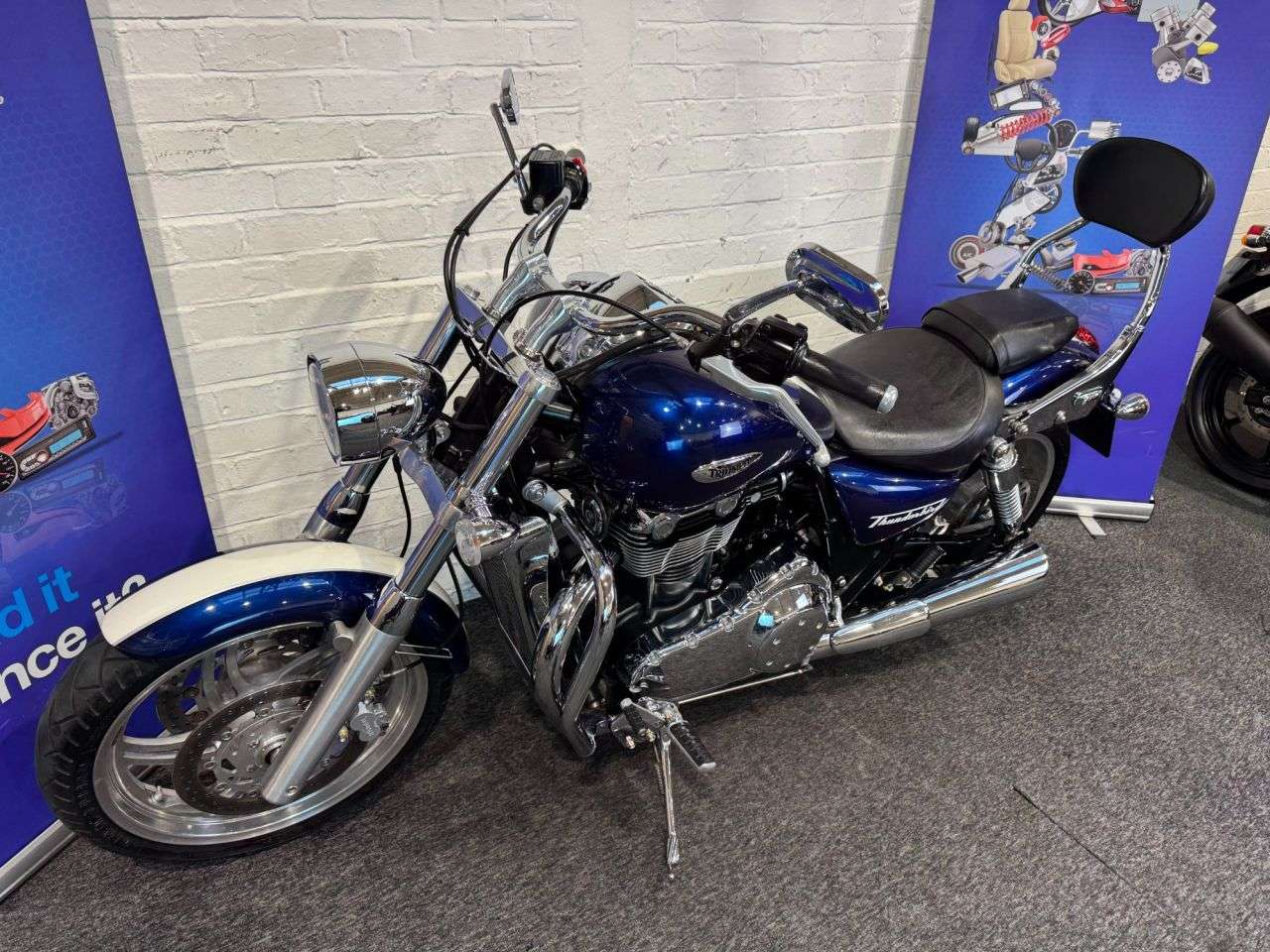 2011 TRIUMPH THUNDERBIRD 1600 2011 TRIUMPH THUNDERBIRD 1600