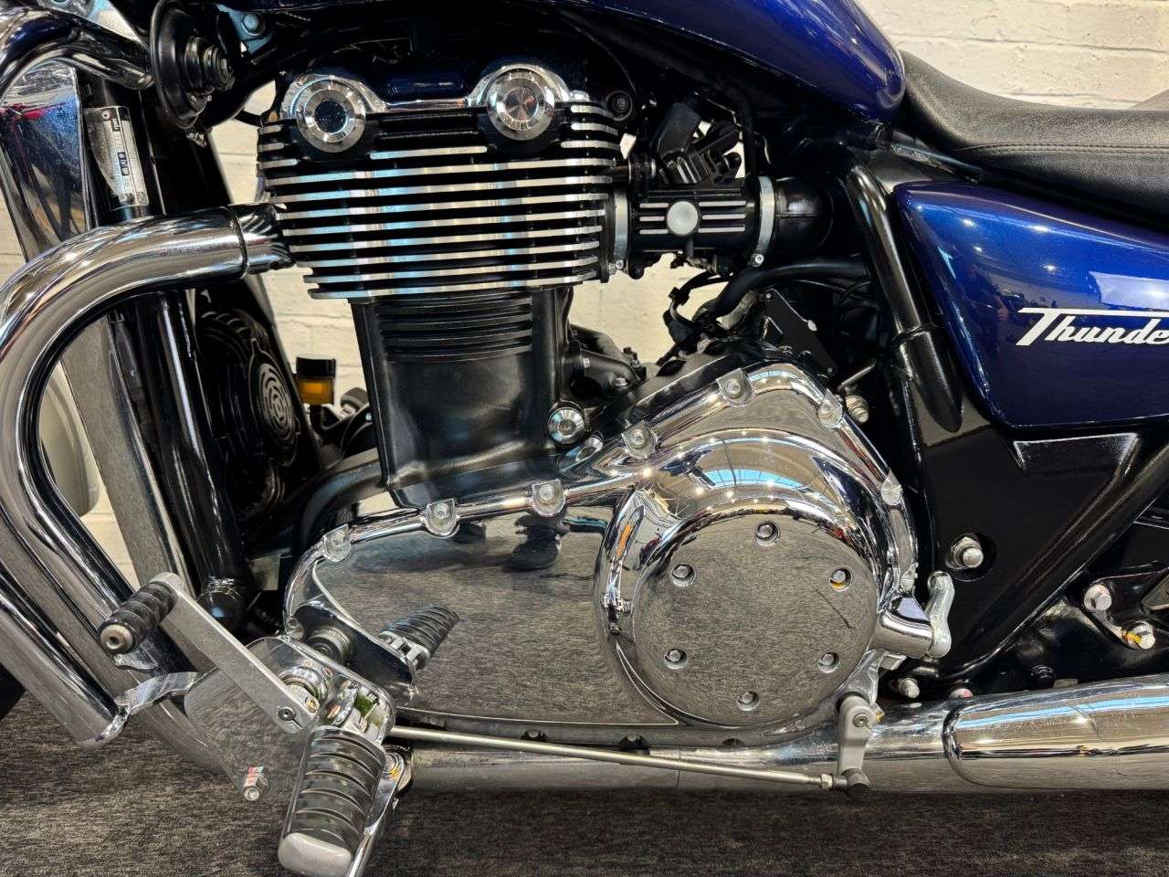 2011 TRIUMPH THUNDERBIRD 1600 2011 TRIUMPH THUNDERBIRD 1600