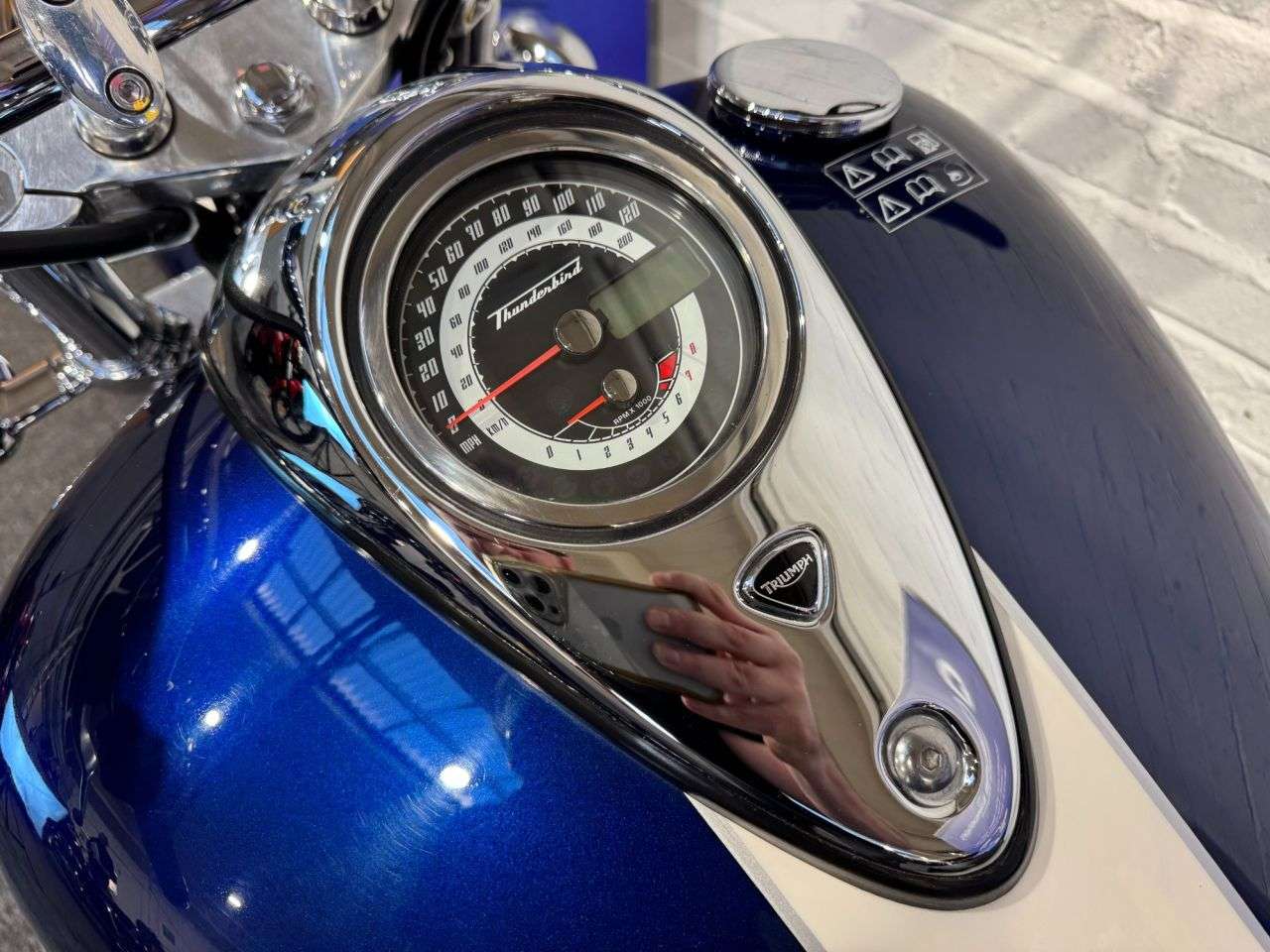 2011 TRIUMPH THUNDERBIRD 1600 2011 TRIUMPH THUNDERBIRD 1600