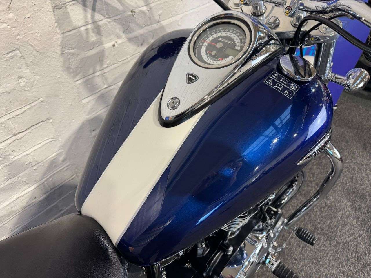 2011 TRIUMPH THUNDERBIRD 1600 2011 TRIUMPH THUNDERBIRD 1600