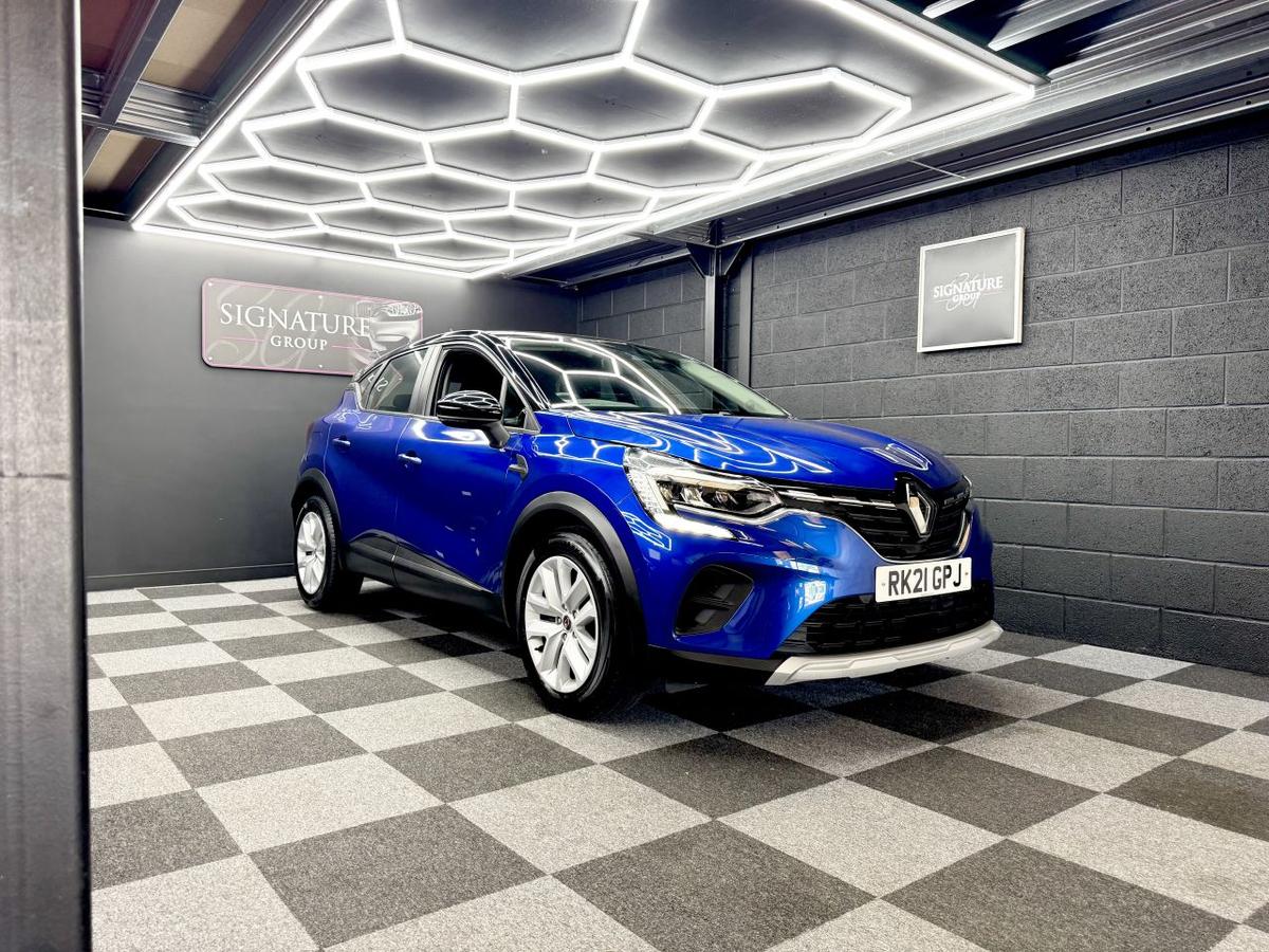 Check out this Renault Captur 2021 Petrol Manual