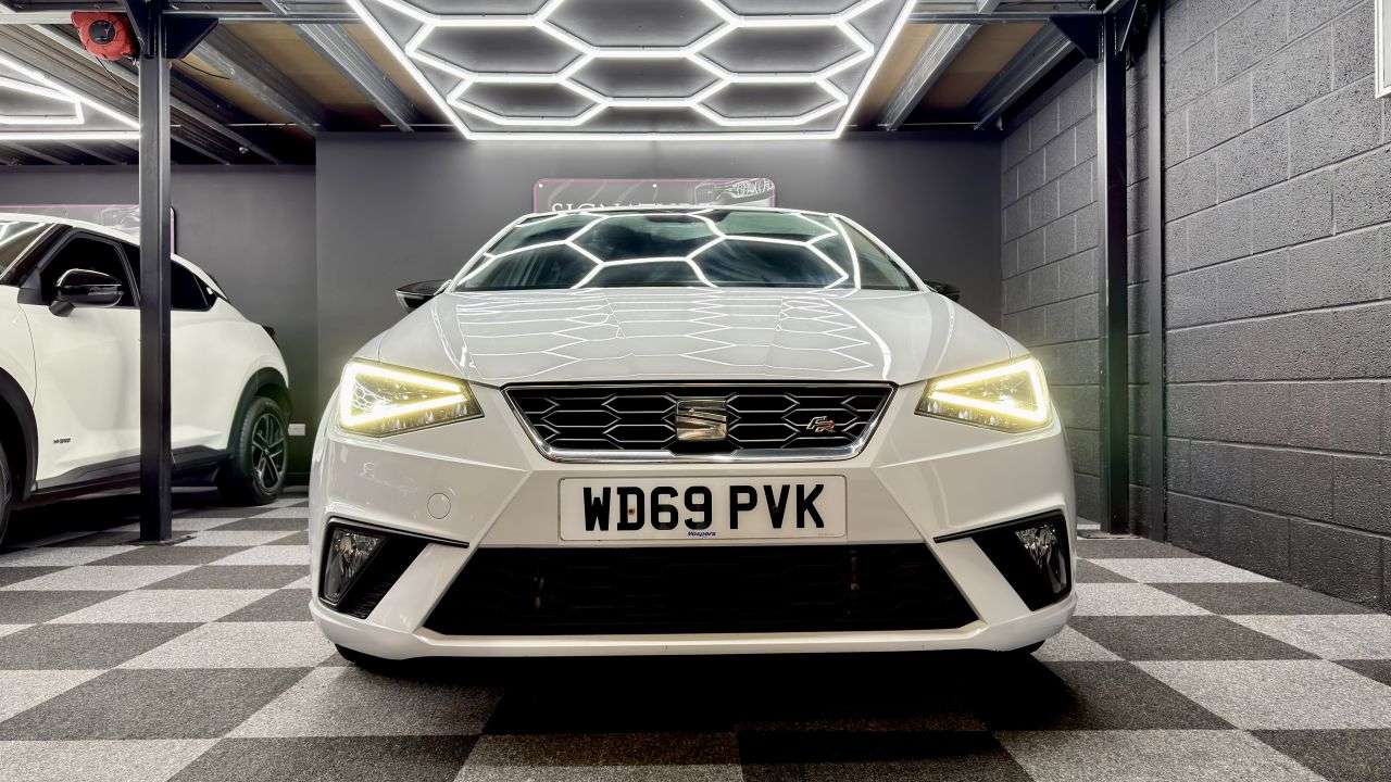 A 2020 SEAT IBIZA 1.0 MPI FR Hatchback 5dr Petrol Manual Euro 6 (s/s) GPF (80 ps) ***Sporty D A 2020 SEAT IBIZA 1.0 MPI FR Hatchback 5dr Petrol Manual Euro 6 (s/s) GPF (80 ps) ***Sporty D