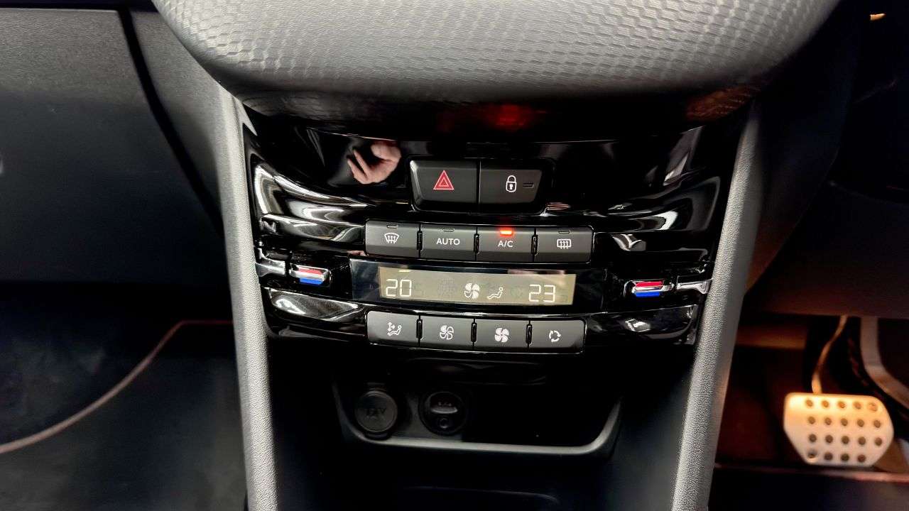 2018 PEUGEOT 2008 2018 PEUGEOT 2008