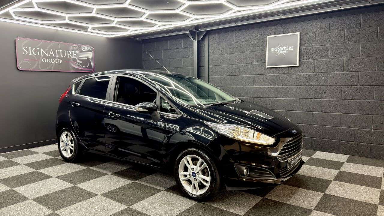 A 2015 FORD FIESTA 1.0T EcoBoost Zetec Hatchback 5dr Petrol Manual Euro 6 (s/s) (100 ps) *** L A 2015 FORD FIESTA 1.0T EcoBoost Zetec Hatchback 5dr Petrol Manual Euro 6 (s/s) (100 ps) *** L