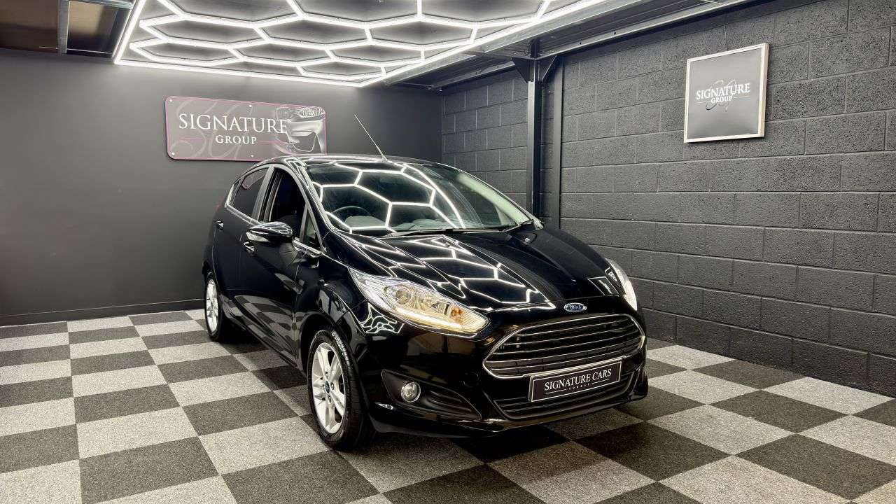 A 2015 FORD FIESTA 1.0T EcoBoost Zetec Hatchback 5dr Petrol Manual Euro 6 (s/s) (100 ps) *** L A 2015 FORD FIESTA 1.0T EcoBoost Zetec Hatchback 5dr Petrol Manual Euro 6 (s/s) (100 ps) *** L