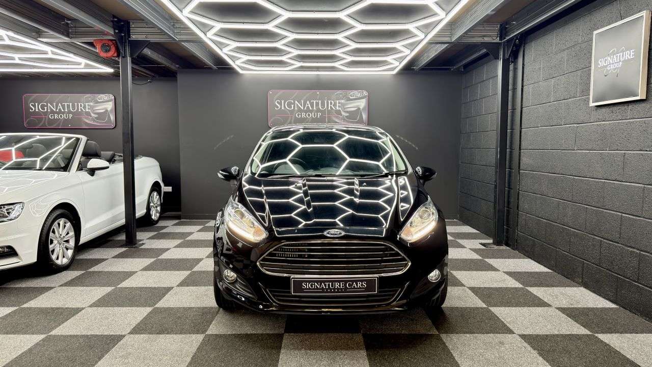 A 2015 FORD FIESTA 1.0T EcoBoost Zetec Hatchback 5dr Petrol Manual Euro 6 (s/s) (100 ps) *** L A 2015 FORD FIESTA 1.0T EcoBoost Zetec Hatchback 5dr Petrol Manual Euro 6 (s/s) (100 ps) *** L