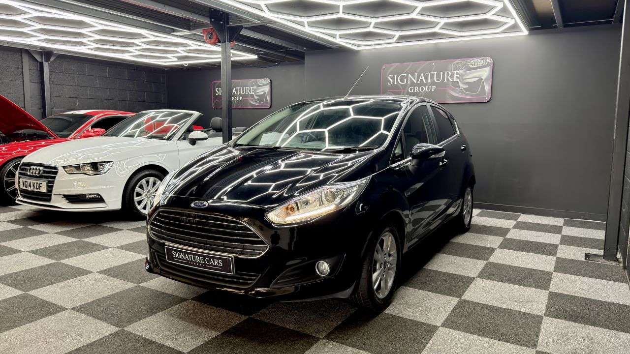 A 2015 FORD FIESTA 1.0T EcoBoost Zetec Hatchback 5dr Petrol Manual Euro 6 (s/s) (100 ps) *** L A 2015 FORD FIESTA 1.0T EcoBoost Zetec Hatchback 5dr Petrol Manual Euro 6 (s/s) (100 ps) *** L