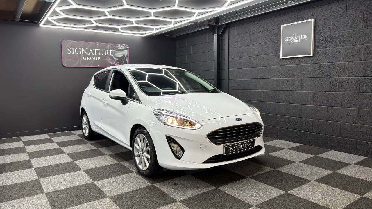 A 2017 FORD FIESTA TITANIUM A 2017 FORD FIESTA TITANIUM