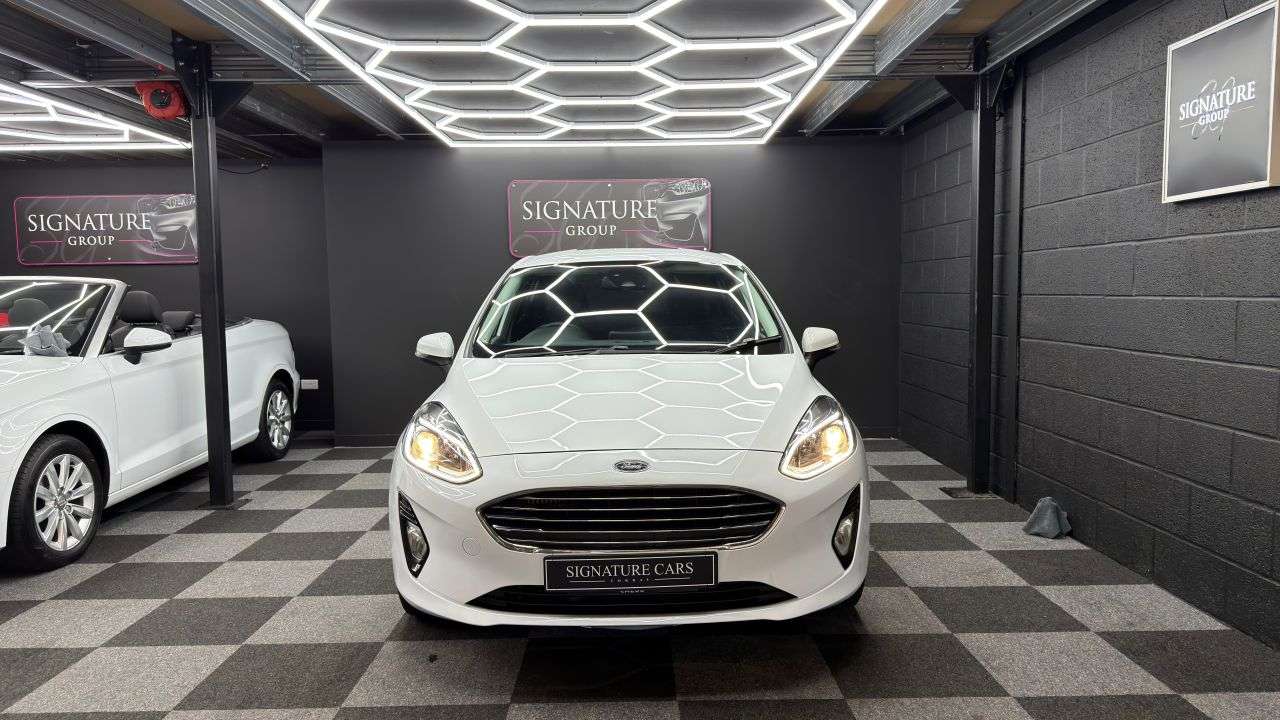 A 2017 FORD FIESTA TITANIUM A 2017 FORD FIESTA TITANIUM