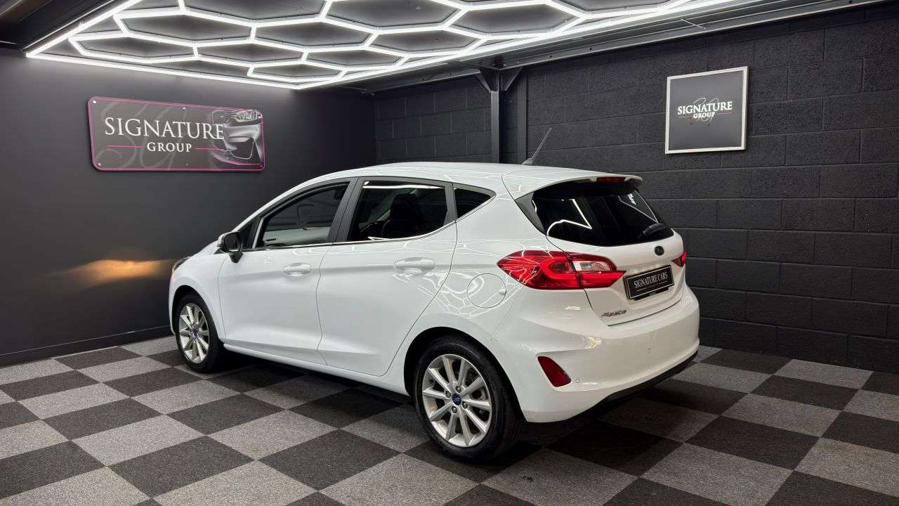 A 2017 FORD FIESTA TITANIUM A 2017 FORD FIESTA TITANIUM